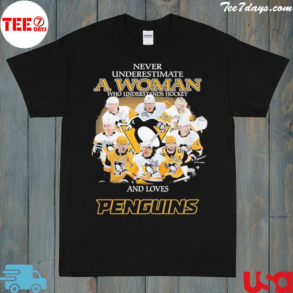 Never underestimate a woman who understands Football and love penguins shirt