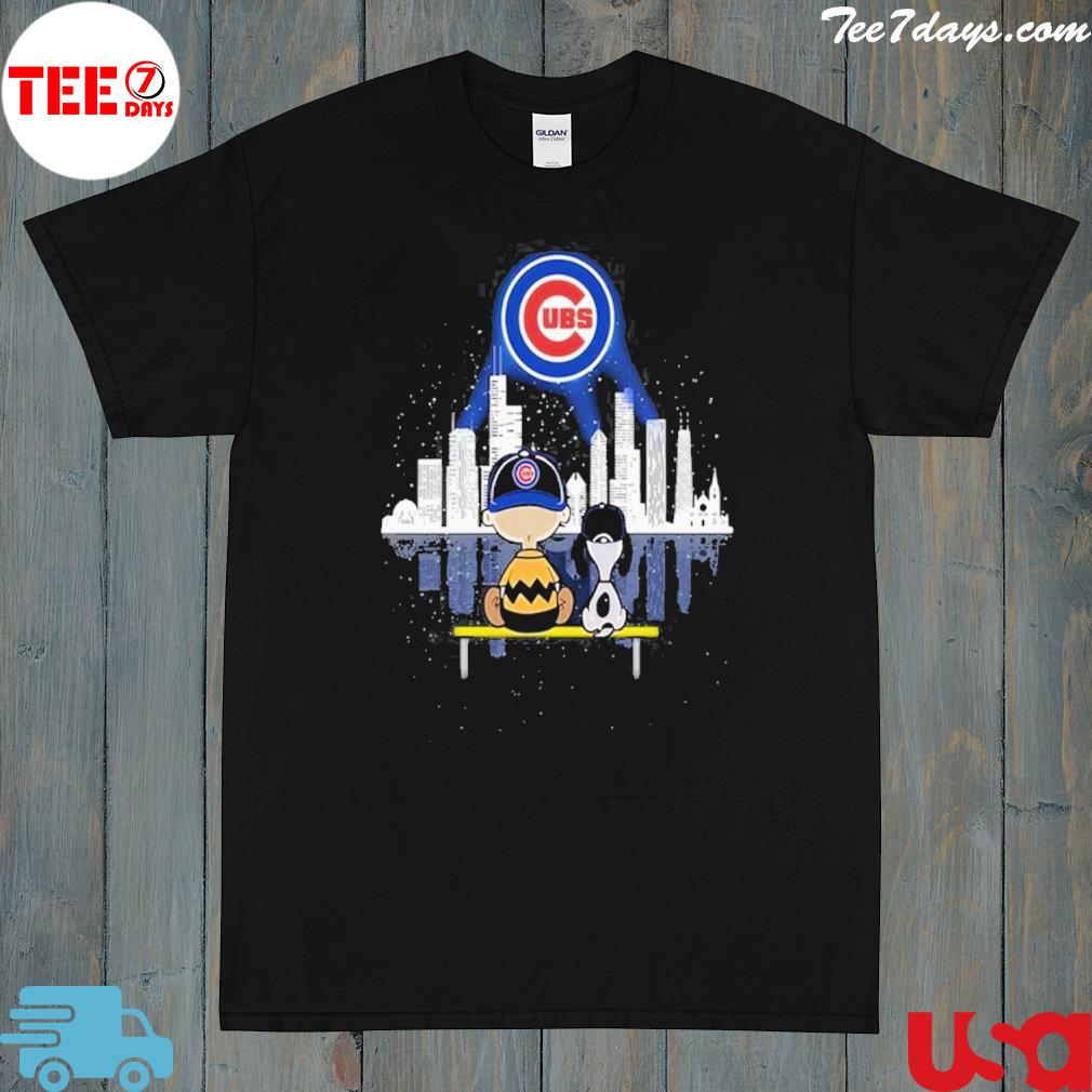 Charlie Brown And Snoopy Dog Watching City Chicago Cubs T-Shirt