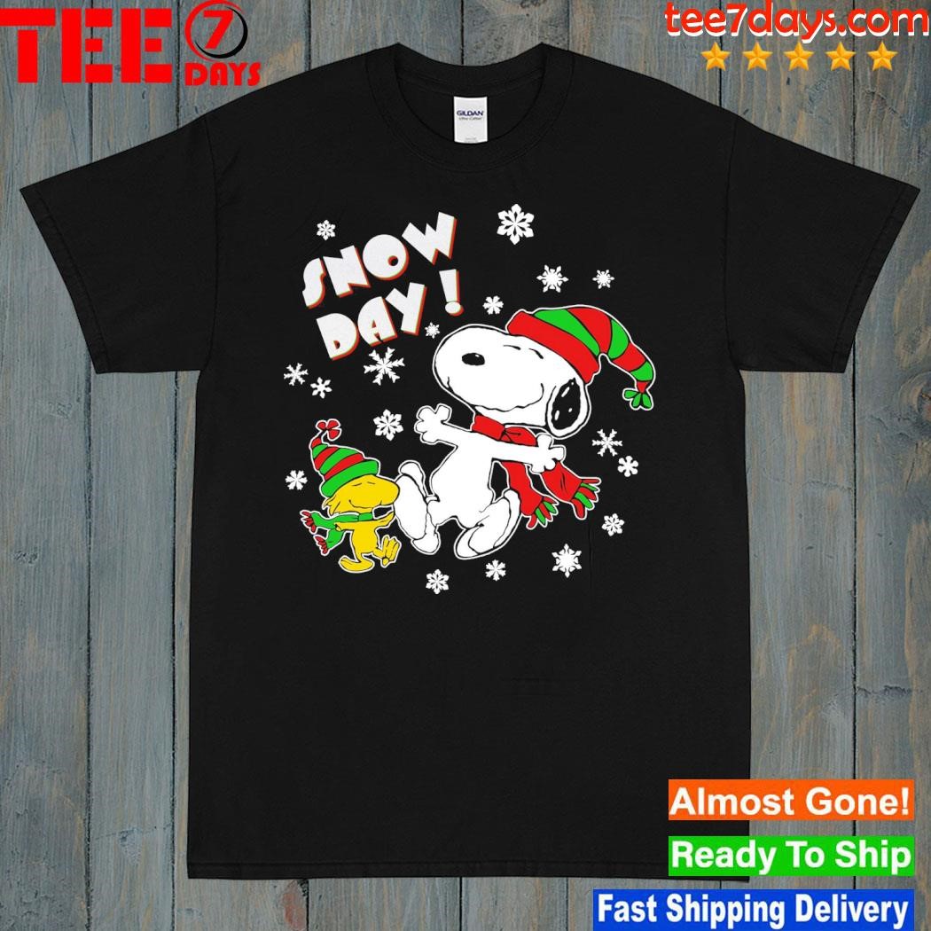 Snoopy and Woodstock hat santa snow day christmas shirt